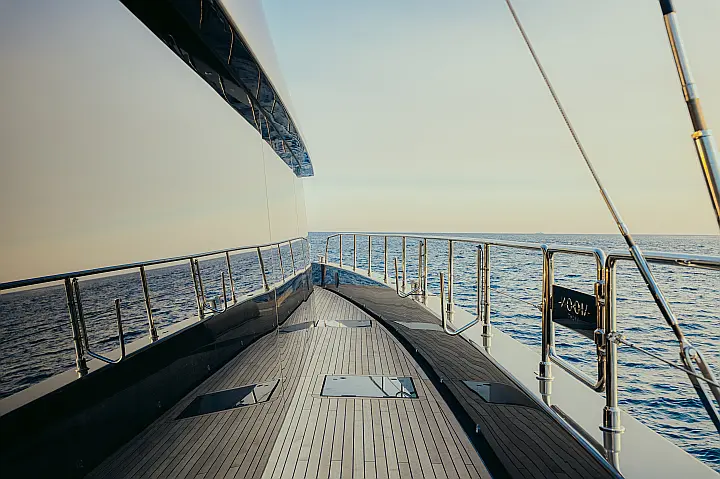 Moon Yacht 65 - 