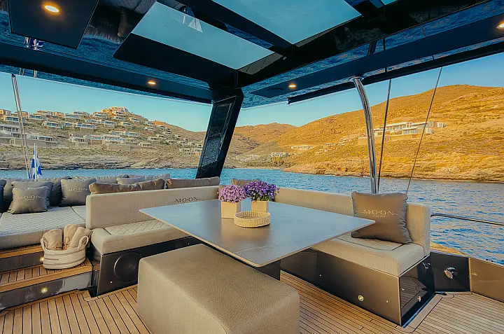Moon Yacht 65 - 