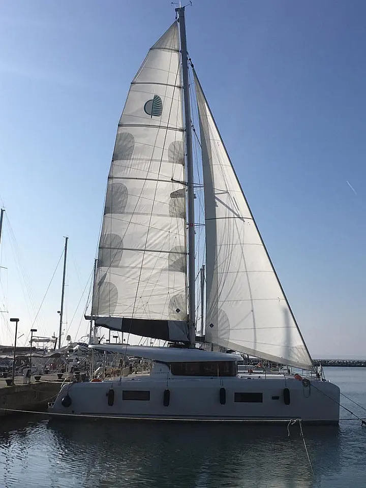 Lagoon 42 - 