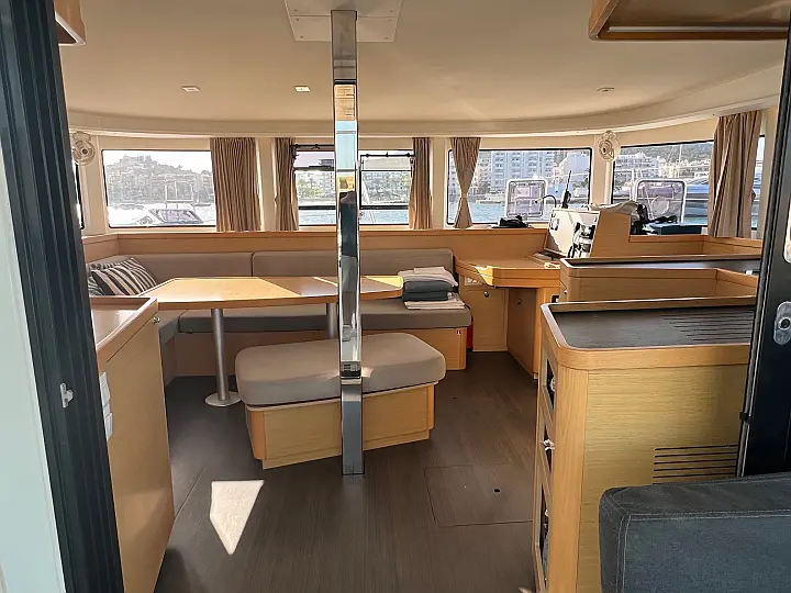 Lagoon 42 - 