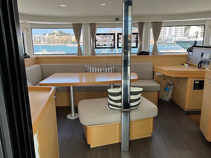 Lagoon 42 - 