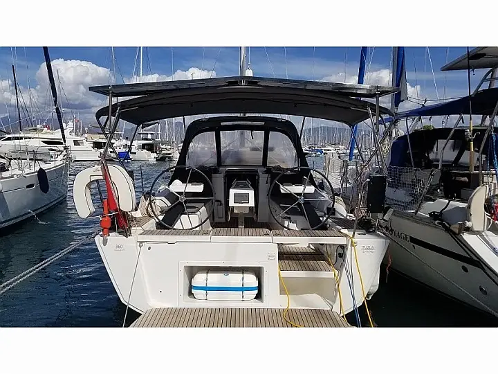 Dufour 360 Grand Large - External image
