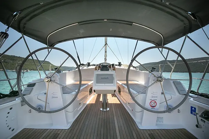 Bavaria Cruiser 37 - 