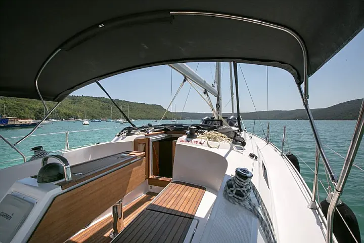 Bavaria Cruiser 37 - 