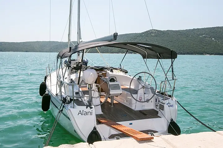 Bavaria Cruiser 37 - 