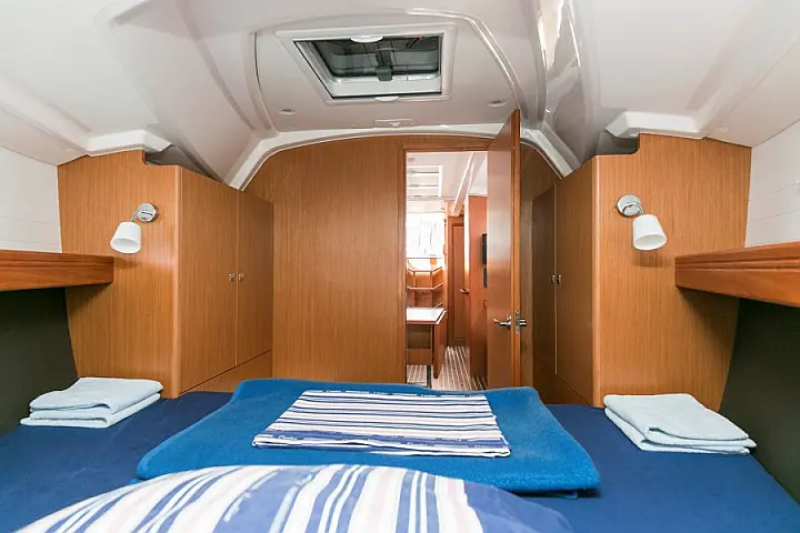 Bavaria Cruiser 37 - 