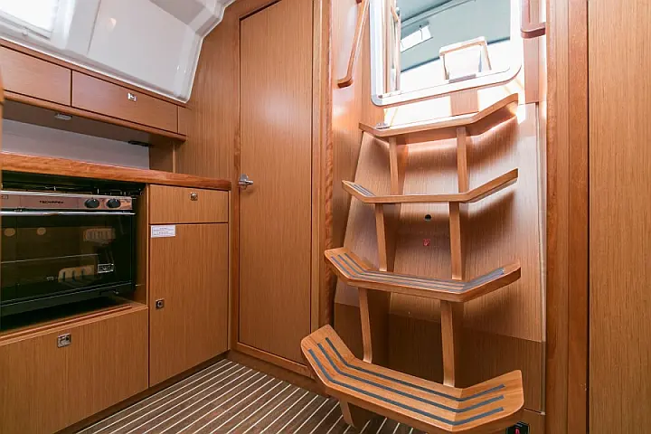 Bavaria Cruiser 37 - 