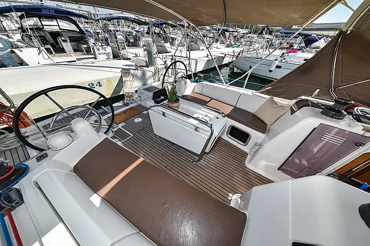 Sun Odyssey 449 - 