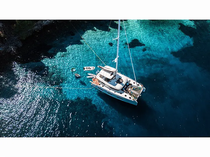 Lagoon 55 - External image