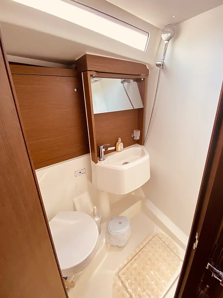 Beneteau Oceanis 51.1 - 