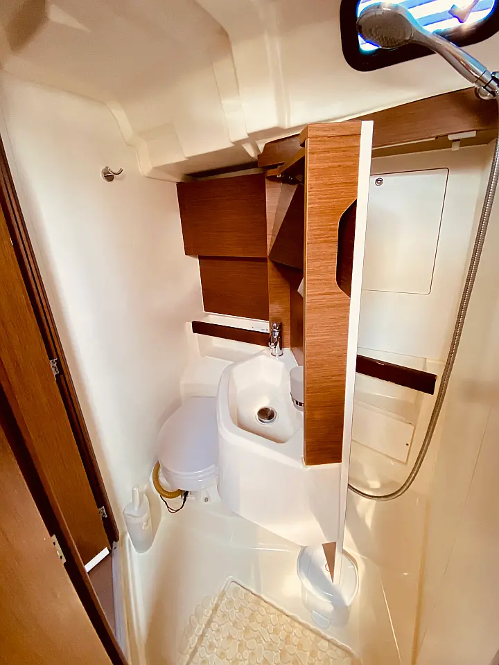 Beneteau Oceanis 51.1 - 