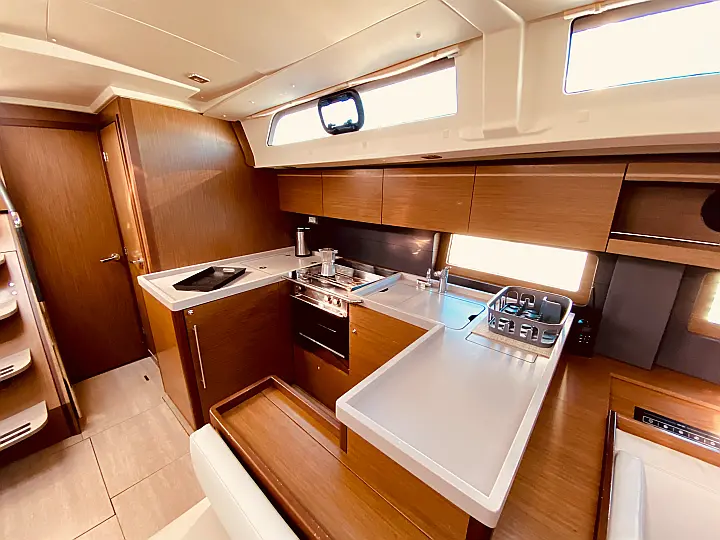 Beneteau Oceanis 51.1 - 