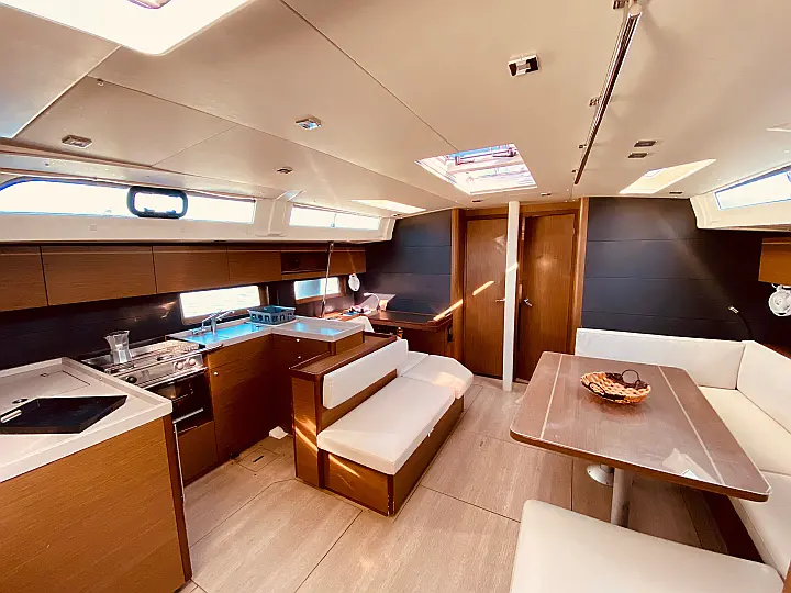 Beneteau Oceanis 51.1 - 