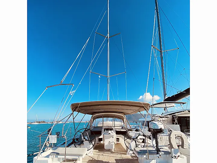 Beneteau Oceanis 51.1 - External image