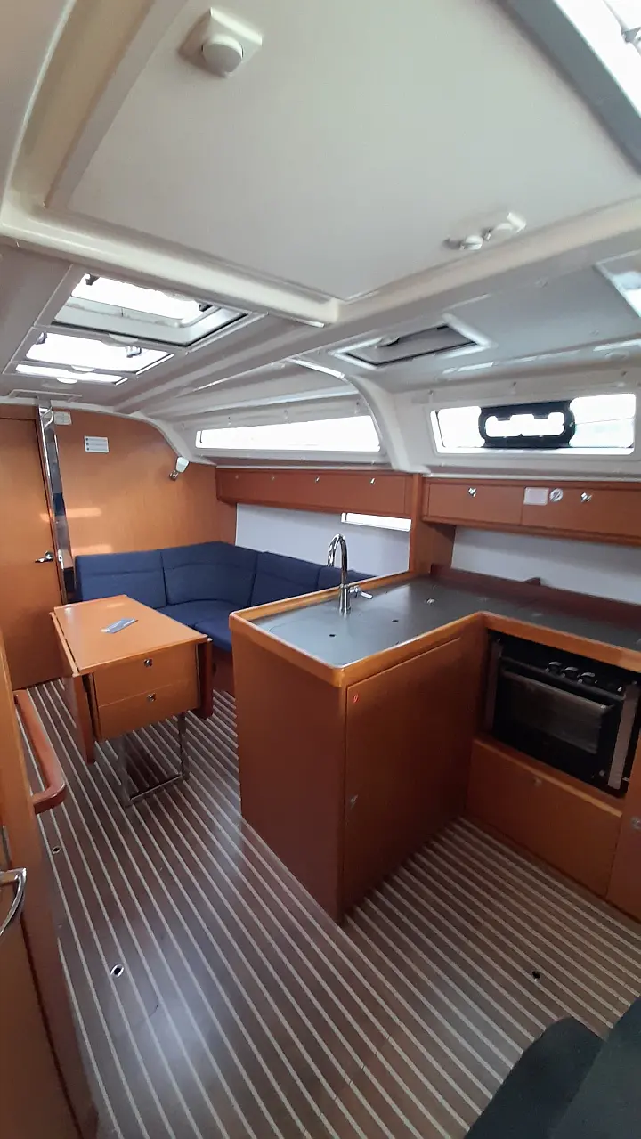 Bavaria 37 Cruiser - 