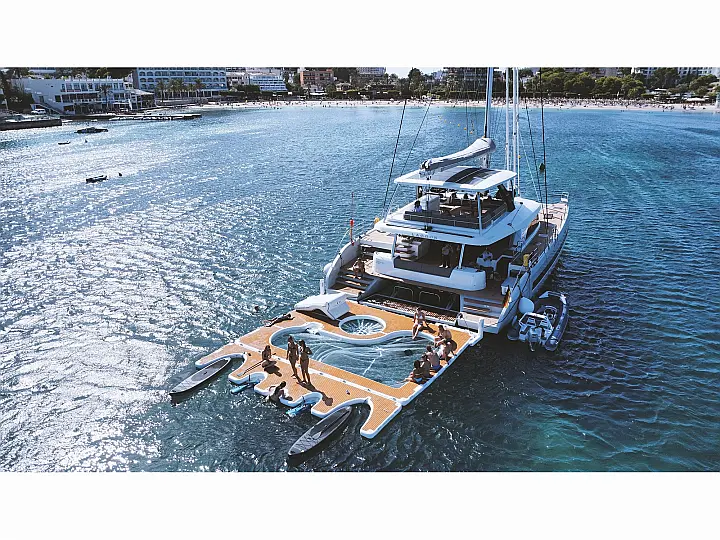 Lagoon Sixty 5 - External image