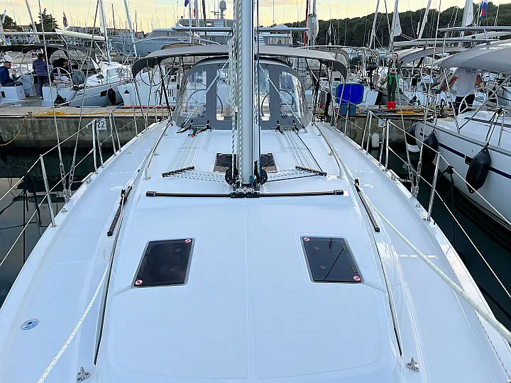 Bavaria C38 - 