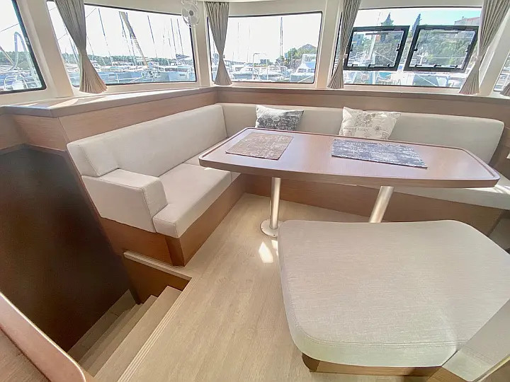 Lagoon 42 - 