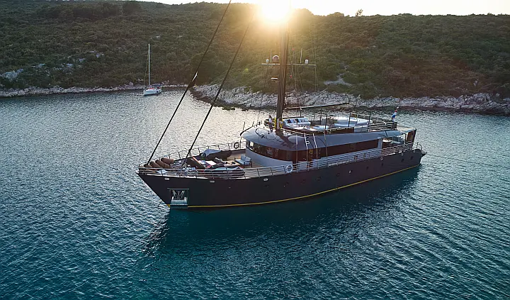 Luxury Sailing Yacht Rara Avis - 