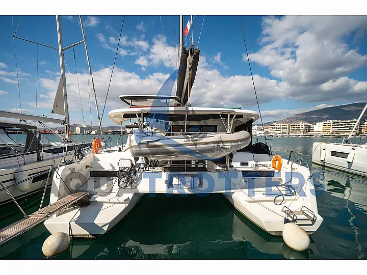 Lagoon 42 - External image