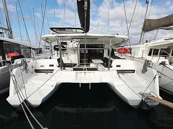 Lagoon 42
