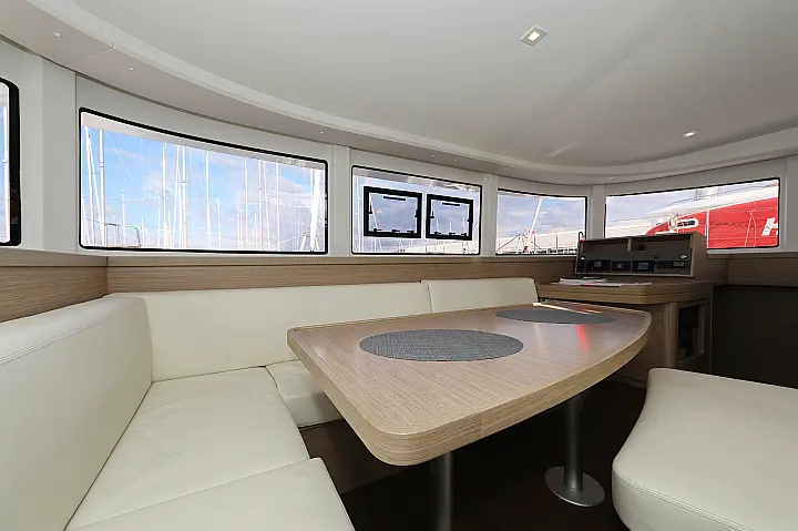 Lagoon 42 - 