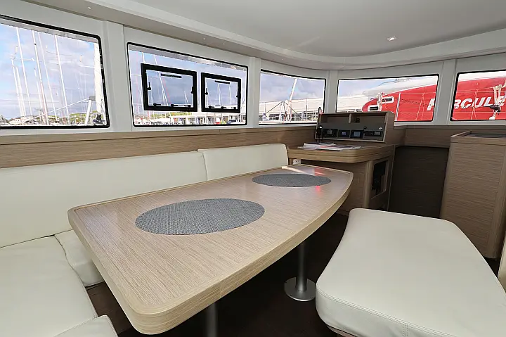 Lagoon 42 - 