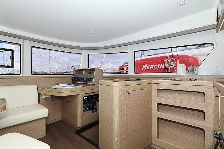 Lagoon 42 - 