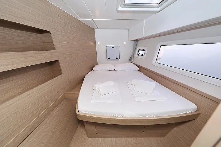 Lagoon 42 - 