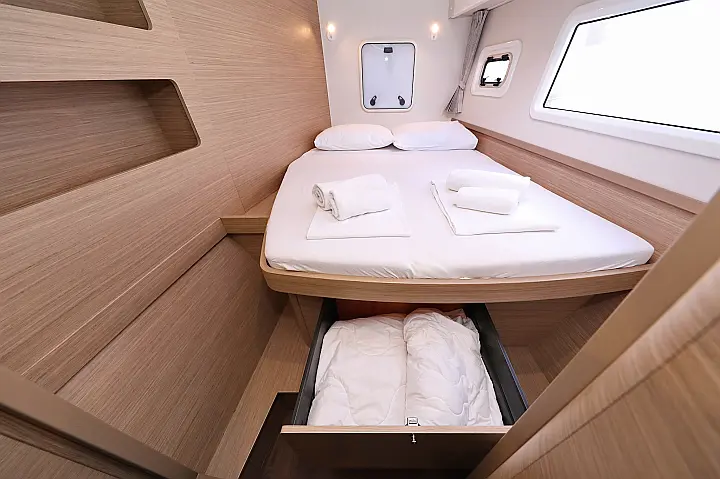 Lagoon 42 - 