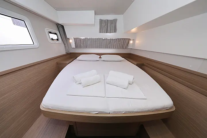 Lagoon 42 - 