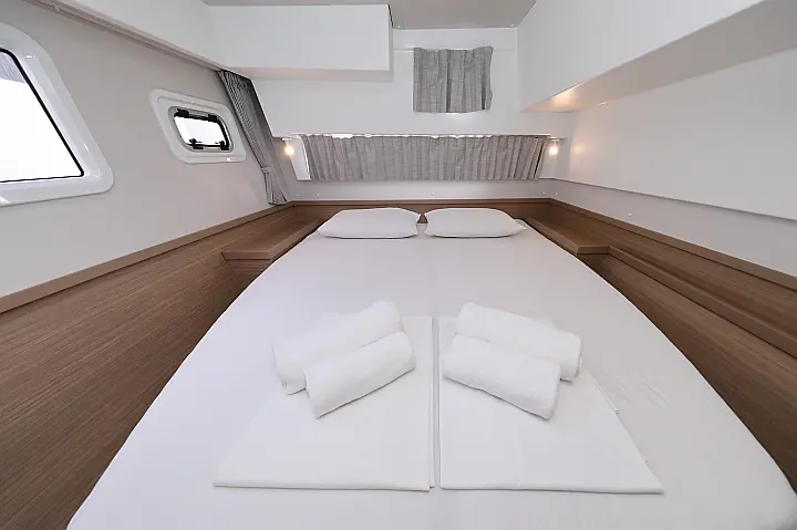 Lagoon 42 - 