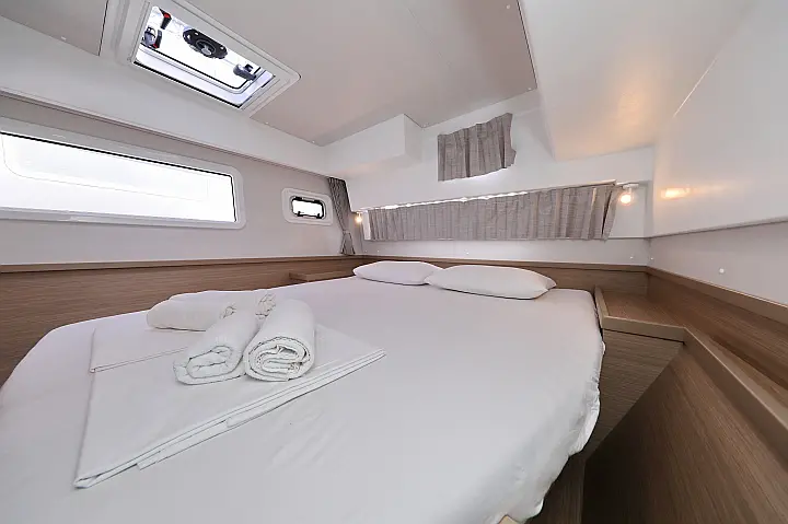 Lagoon 42 - 