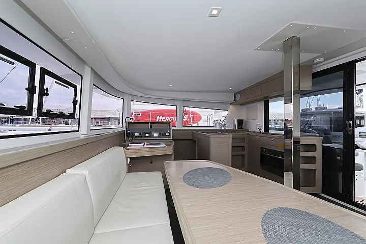 Lagoon 42 - 