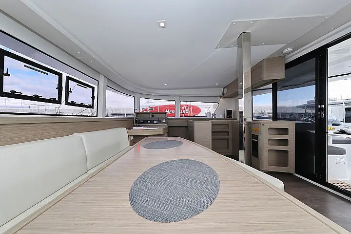 Lagoon 42 - 