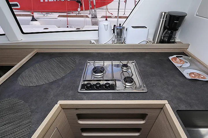 Lagoon 42 - 