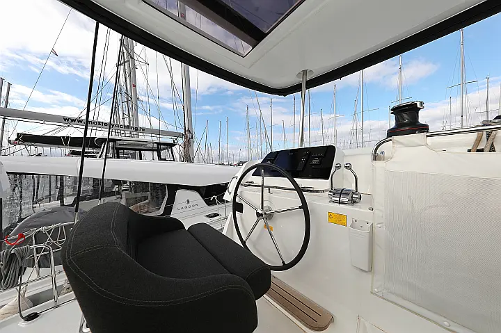 Lagoon 42 - 