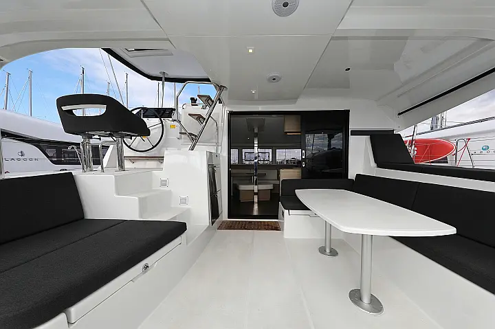 Lagoon 42 - 