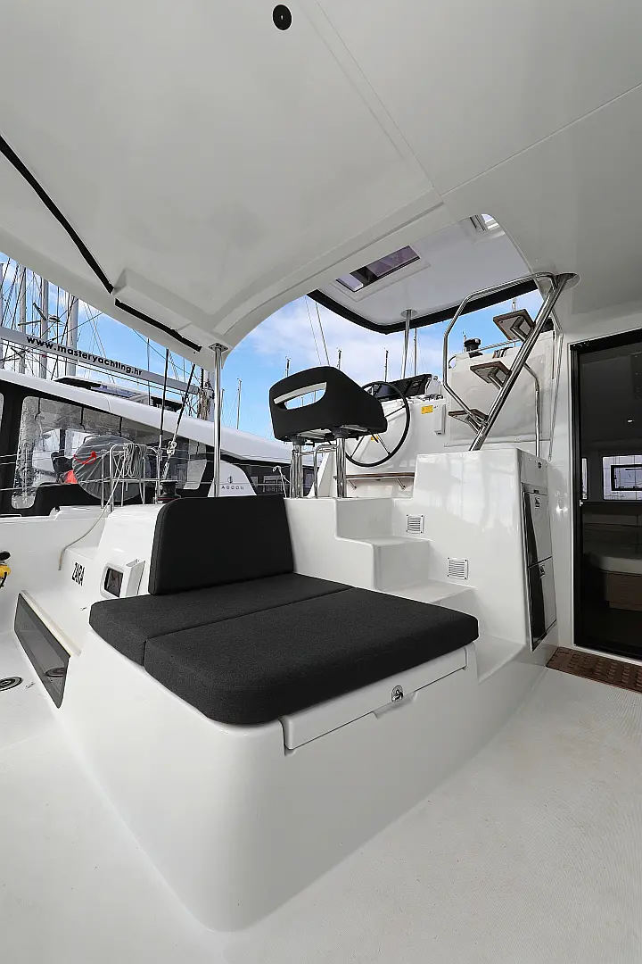 Lagoon 42 - 