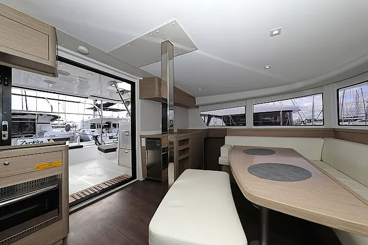 Lagoon 42 - 