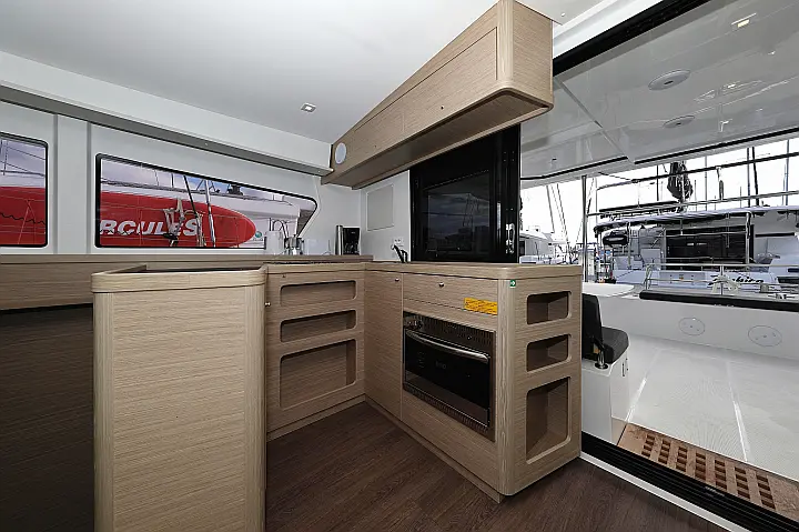 Lagoon 42 - 