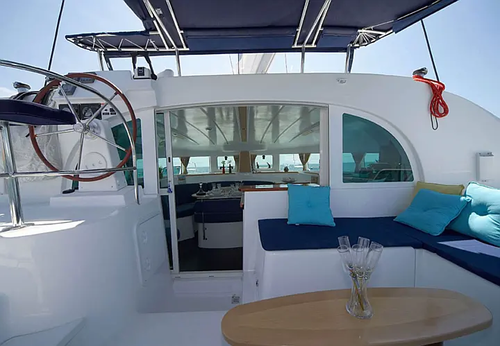 Lagoon 380 Owner - 