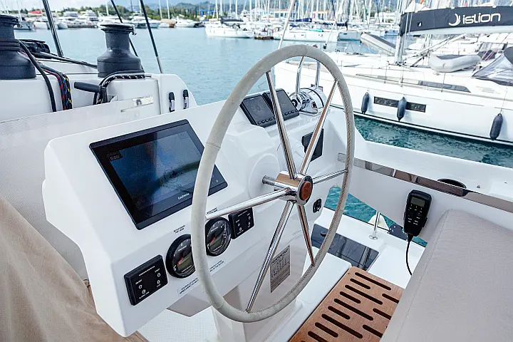 Aura 51 - 