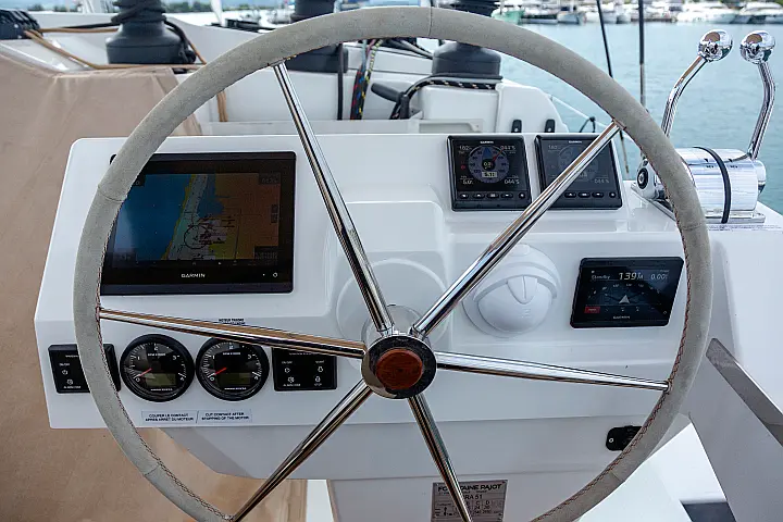 Aura 51 - 
