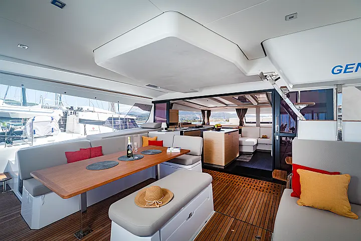 Aura 51 - 