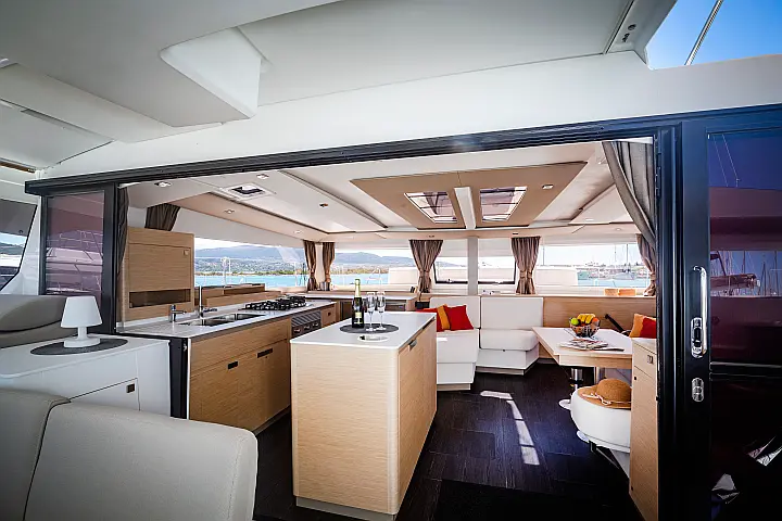 Aura 51 - 