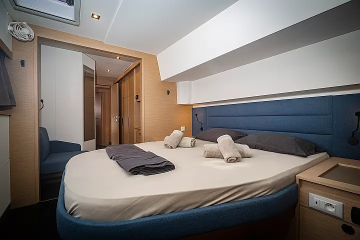 Aura 51 - 