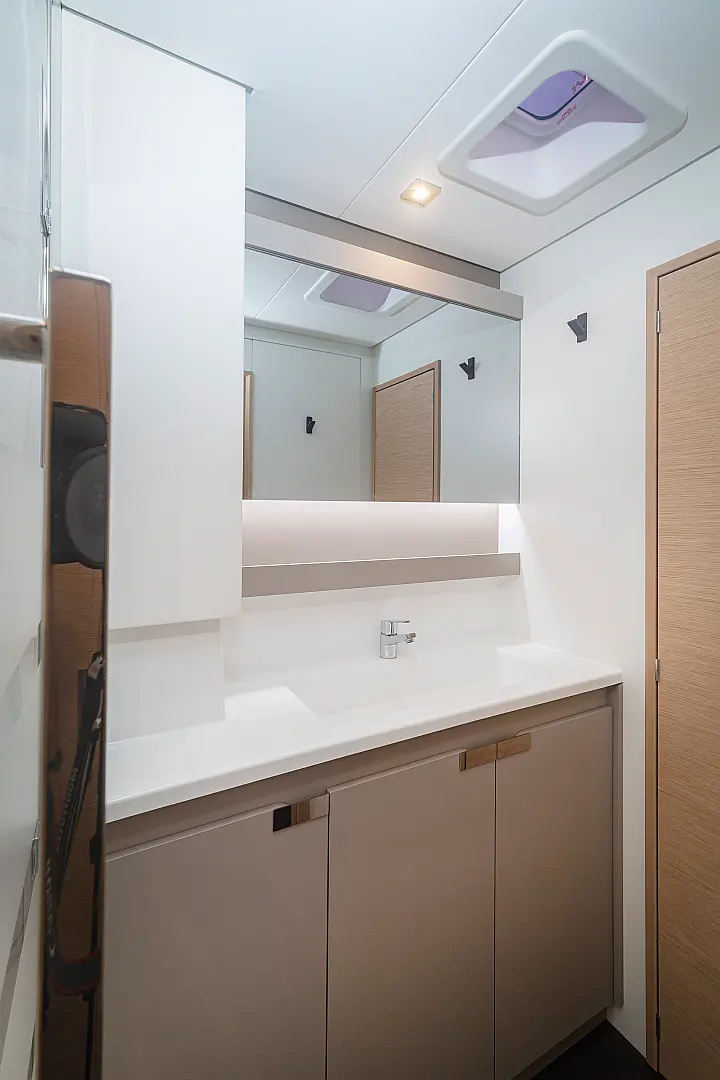 Aura 51 - 