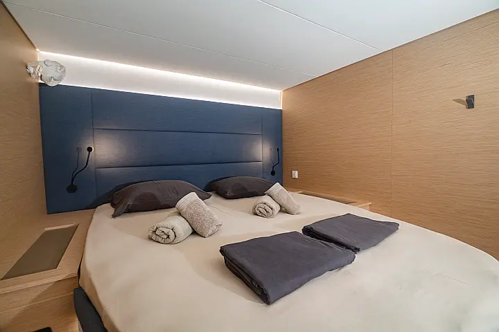 Aura 51 - 