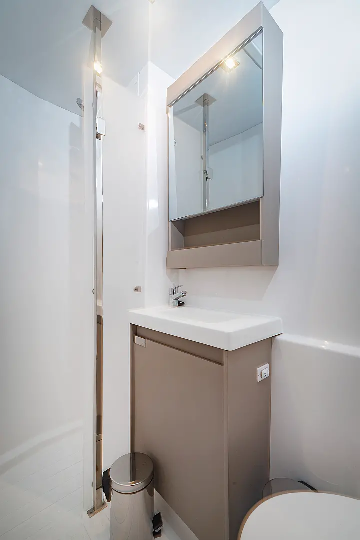 Aura 51 - 